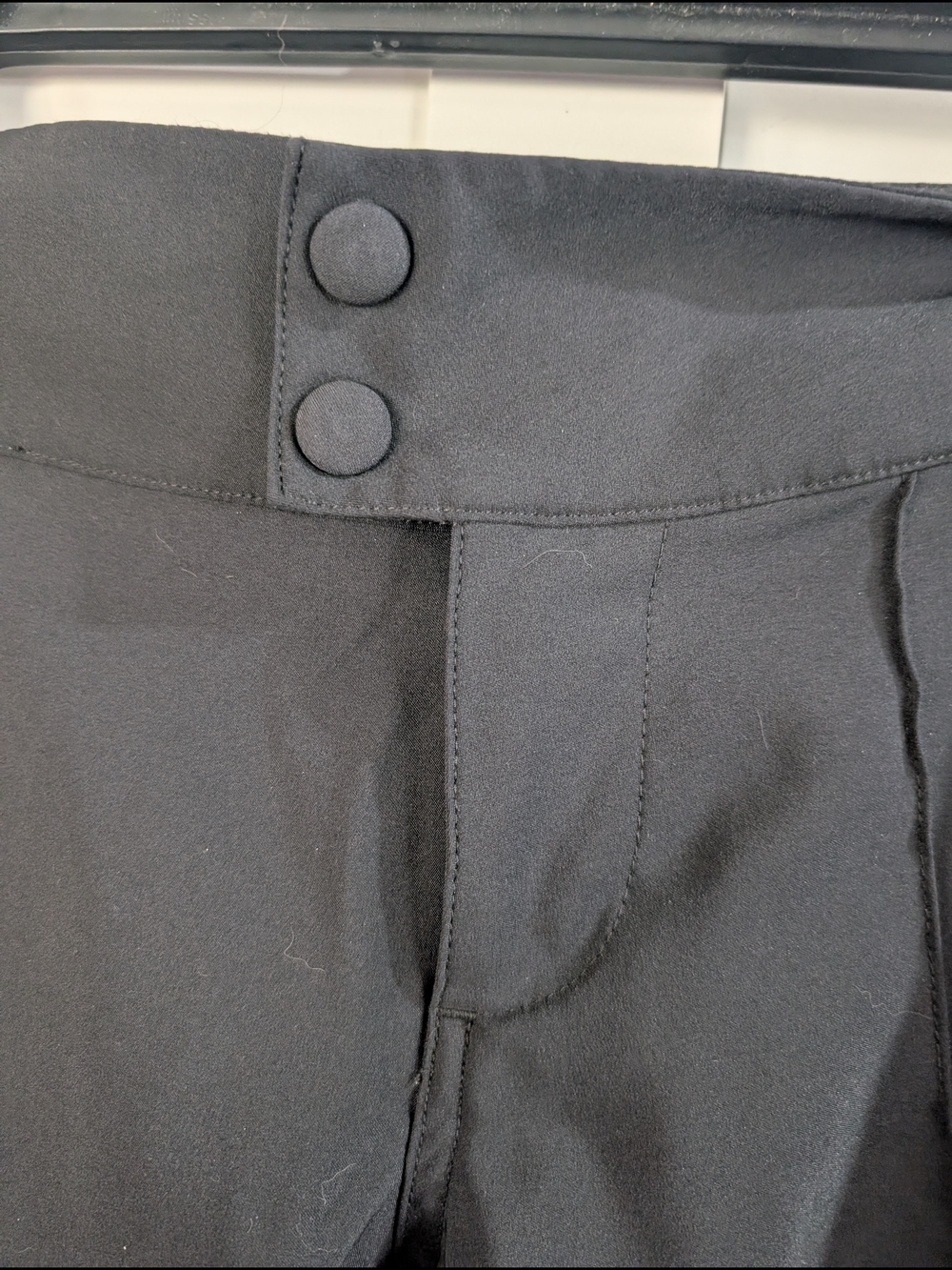 Oakley Women's Black Stretch Performance Bermudas - Picture 4 of 6